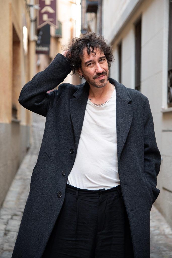 Poncho K desvela «Alfileres», nuevo single de su nuevo álbum «333» rockpress.es/poncho-k-desve…