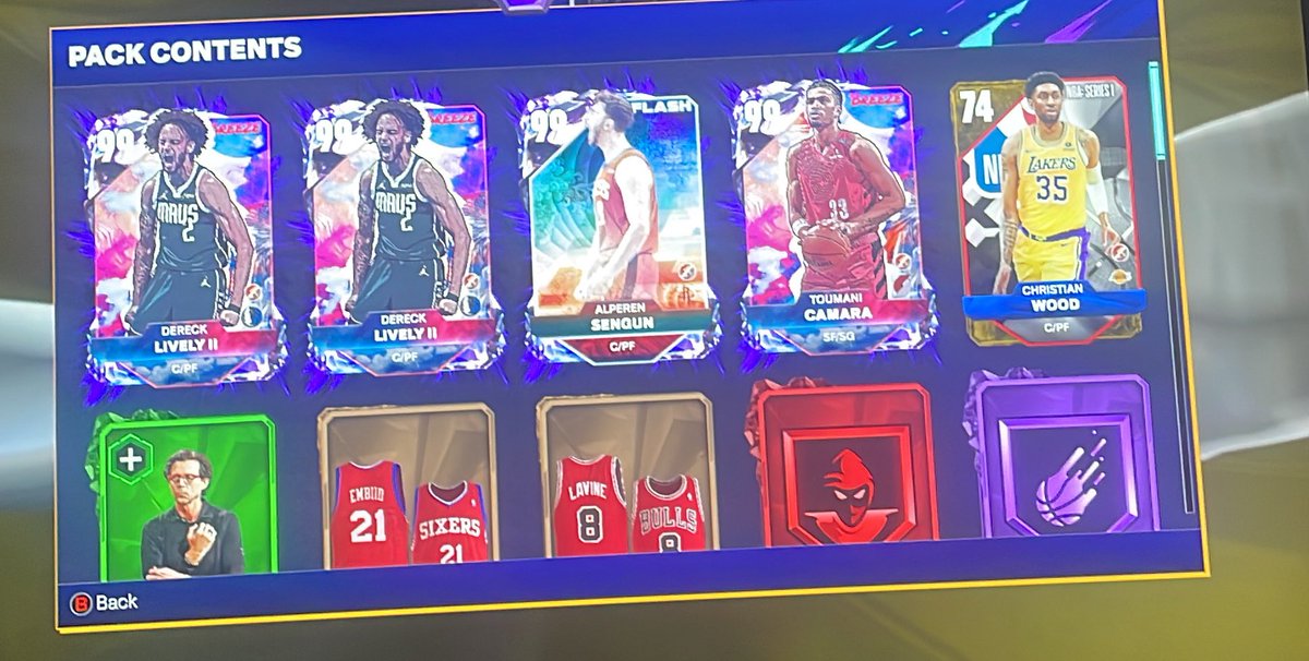 ZAHDRUMMOND's tweet image. Am I wrong for quicksell all this Garbo ? @PStarMyTeam @Lethal2KAY #myteamcommunity