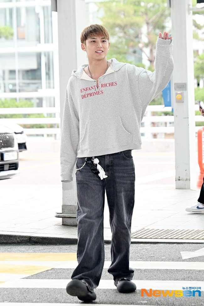 gyumedia's tweet photo. DEPARTURE TO MALAYSIA #MINGYU #민규 https://t.co/VPKugjEE5F