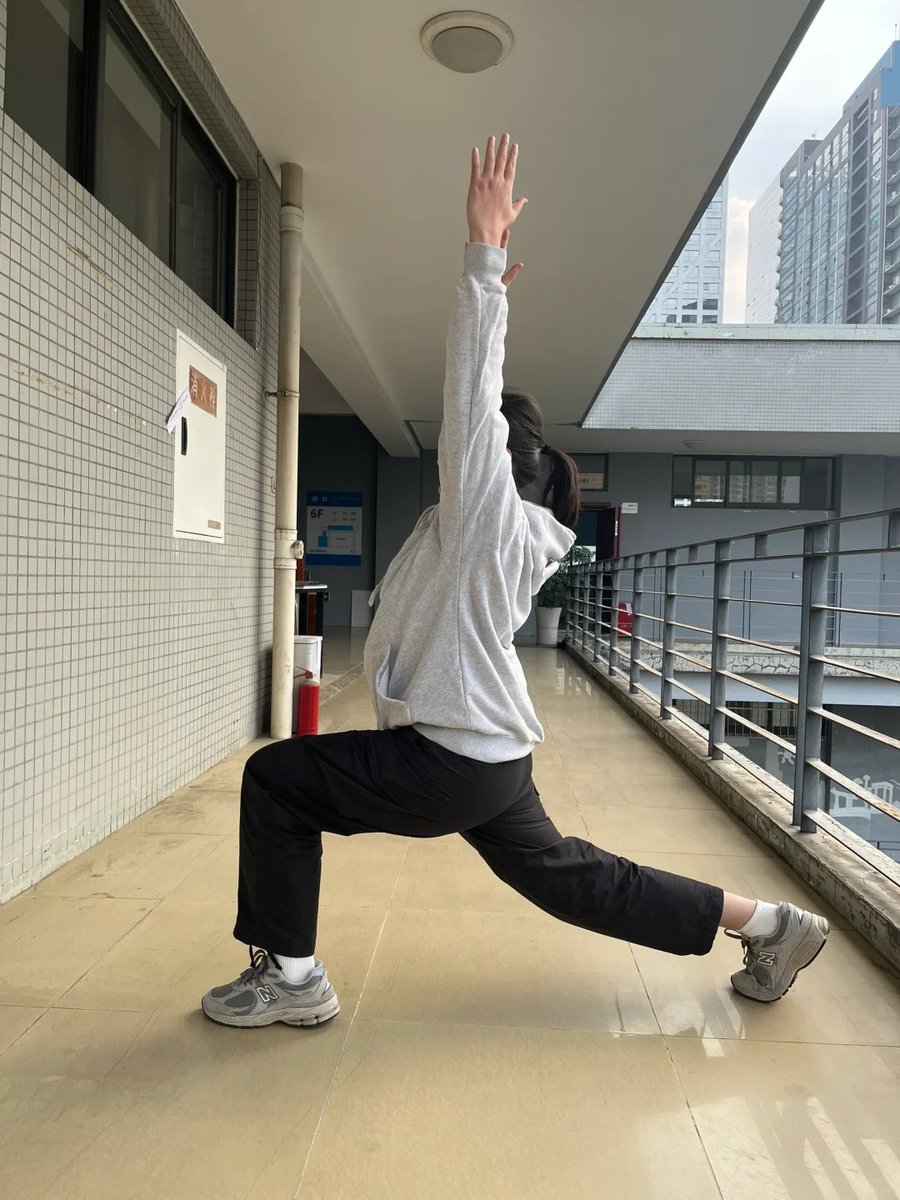 istar_usea's tweet image. Getting ready for a new choreography challenge on Friday night! Let's start with a warm-up selfie to wish me muscle memory online 📸 #dancechallenge #weekendplan #dancerdaily