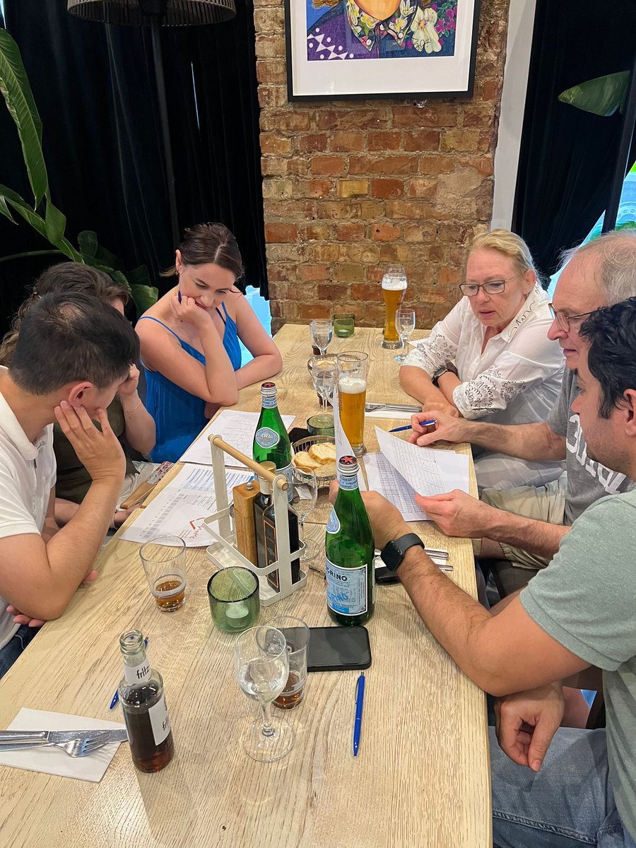 hhc_mhh's tweet image. 🎉 Gelungener Abend beim @AGEP_DGK BEATCLUB des #HannoverHerzrhythmusCentrum 2025!
Unter der wiss. Leitung von @DavidDuncker & @MuellerLeisse : spannende Updates zu PVI (@HenrikeHillmann ), ICD-Strategien (@MuellerLeisse ) & EKG-🍹Danke an alle Teilnehmenden!