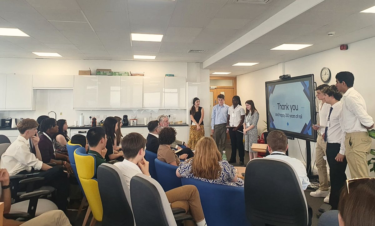 📸 We recently hosted the 'Classroom to Boardroom' challenge!

Thank you to the students who took part, parents who supported and our panel of experts: Anne Venning, Chris Beales, Kirsty Derry and Mark Elliott.

Keep an eye out for more details!

#RoutesintoRail #Careersinrail