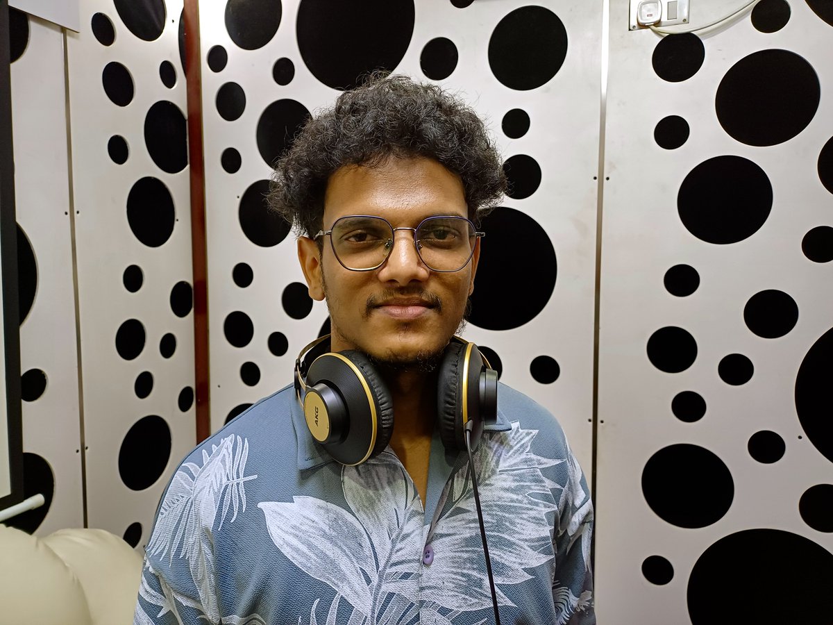 rjsoundstudios's tweet photo. New song recording session - with Tamil music composer/singer Aakash P Suresh

#recording #RJSoundStudio #RecordingStudio https://t.co/3UK6j8wZE0