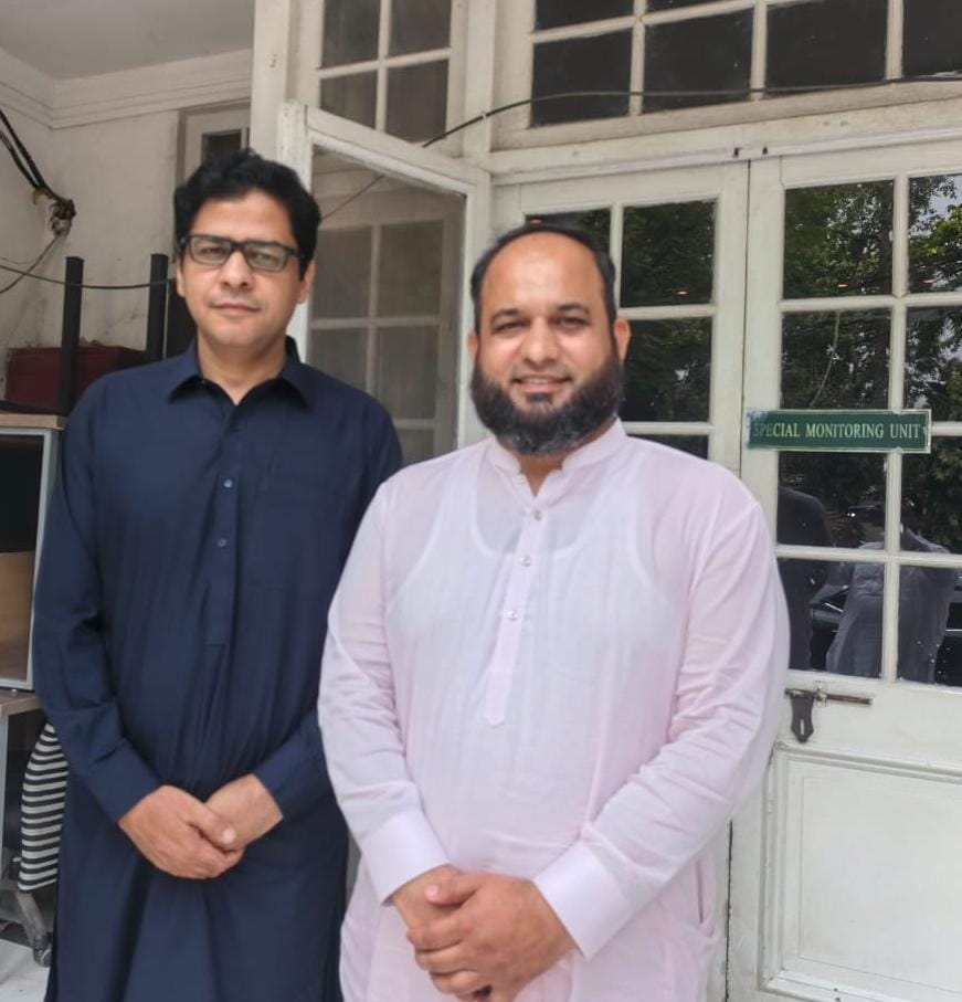 Amir sohail Butt🇵🇰🦁 (@1amirsohailbutt) on Twitter photo وزیراعلی پنجاب محترمہ مریم نوازشریف صاحبہ کے
ہیڈ اسپیشل مانیٹرنگ یونٹ (SMU) جناب امجد حفیظ بھائی سے ان کے آفس وزیراعلی ہاوس میں خصوصی ملاقات۔
<a href="/AmjadHafeez19/">Amjad Hafeez</a>
<a href="/SMUReforms/">Chief Minister's SMU</a> وزیراعلی پنجاب محترمہ مریم نوازشریف صاحبہ کے
ہیڈ اسپیشل مانیٹرنگ یونٹ (SMU) جناب امجد حفیظ بھائی سے ان کے آفس وزیراعلی ہاوس میں خصوصی ملاقات۔
<a href="/AmjadHafeez19/">Amjad Hafeez</a>
<a href="/SMUReforms/">Chief Minister's SMU</a>