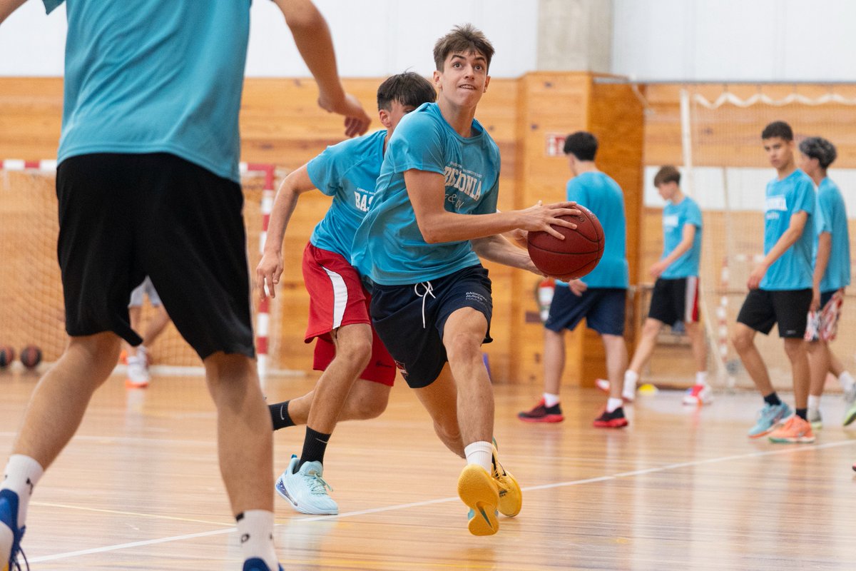 BaskoniaEUS's tweet photo. Azken eguna eta energia guztiarekin 🏀⚡ #CIBB25 https://t.co/7qxhjIXIDD