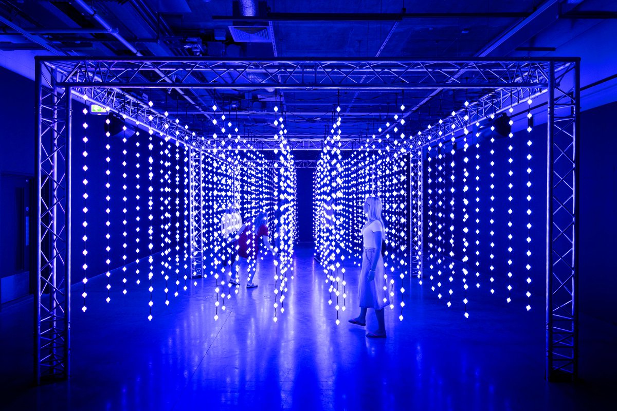 PlymUni's tweet image. We welcome you to play, explore and experience Submergence, an immersive installation by @squidsoup. 💡⚡️
Place yourself within abstracted scenes and energy fields. Surround yourself with three-dimensional paintings in light and sound.
Plan your visit 👇plymouth.ac.uk/whats-on/subme…