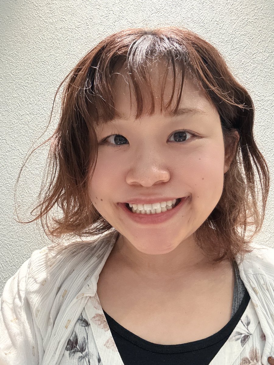 12maripo14's tweet image. 歯医者で華金の週末🦷
染みるところあって先生に見てもらったら、
詰め物がずれたんじゃなくて、ただの知覚過敏とのこと。
良かったーーー🌼

去年、2本の虫歯治療と親知らずの抜歯で
とても痛い思いをたくさんしたので❤️‍🩹
検診とクリーニングをこまめに
受けることを&quot;強く&quot;お勧めします🥺

#歯の健康