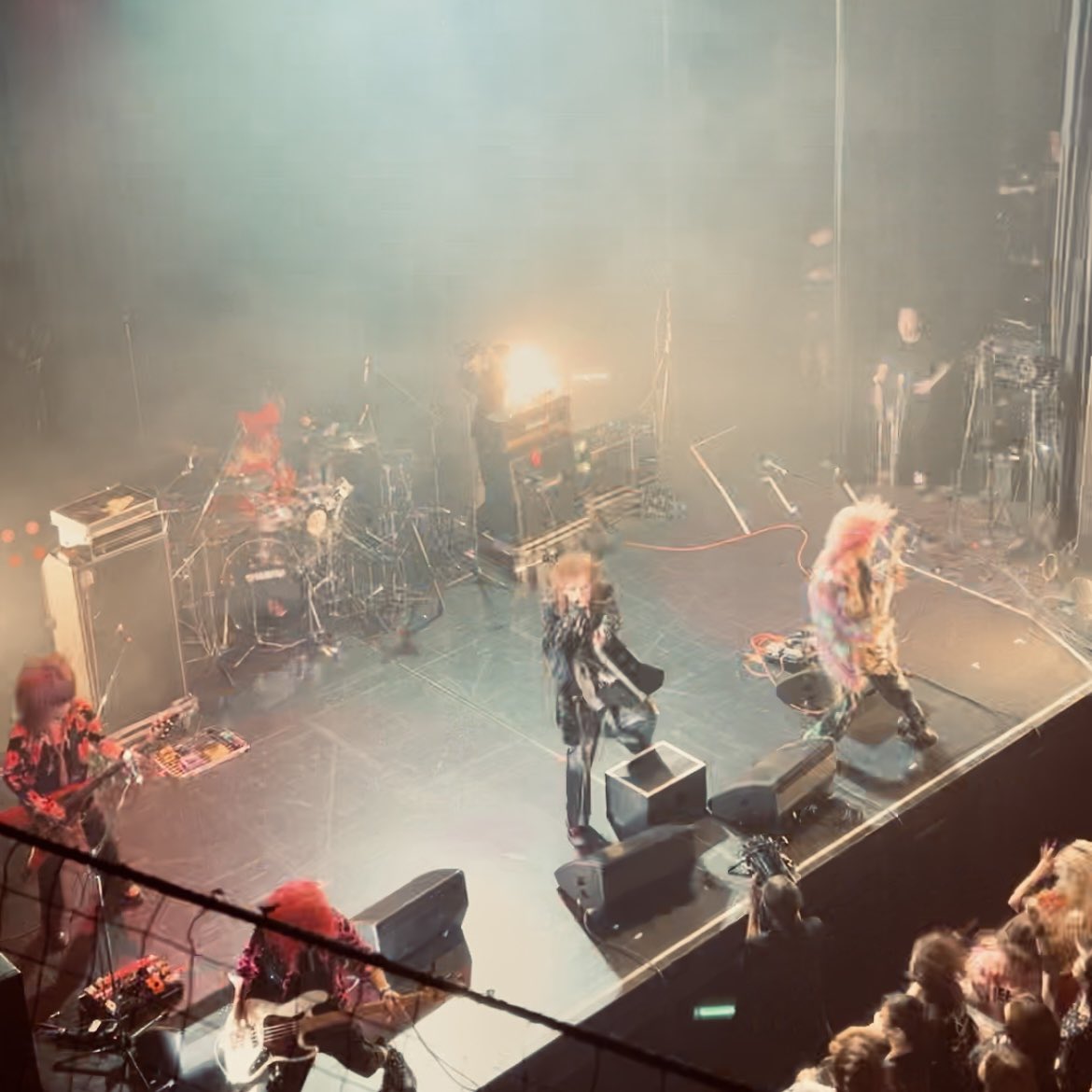 Zepp Shinjuku(TOKYO)へ！
胸熱の伝説LIVEでした！🥁🎸🎉

その勇士を､､､その生き様を､､､体感し共有させていただきました🙏

俺の青春ナンバーZIGGYのGLORIAをVo.森重樹一さん、Dr.KENZIさんって！レア🤩👍

P.SレアなX系メンバーで観戦でした✌️🥂