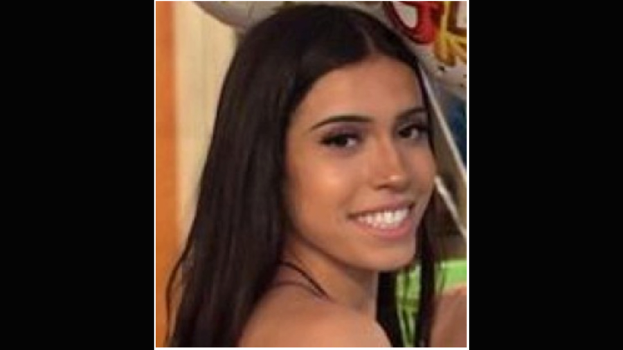 TrueCrimeUpdat's tweet photo. ⚠️ WARNING: This post contains graphic descriptions of violence/gore/abuse

The body of Marissa DiNapoli, an 18-year-old California teen reported missing on Monday, June 30, was found Wednesday, July 2, under a bridge at Anderson Lake County Park. Police believe her death is a suspected murder.

Marissa last spoke with family on Saturday, June 28, then was last seen Sunday, June 29, at a residence outside Morgan Hill, California, with Martin Mendoza, her former boyfriend. Mendoza was "uncooperative with initial investigation" & is now considered a person of interest. Marissa had reportedly told loved ones Mendoza had "threatened her" & made her feel unsafe, with a friend quoting her saying Mendoza "would kill her, that he would not stop, that he’s obsessed with her, that he’s crazy." 

The condition of the body was "deteriorated," making identification difficult. Police are actively seeking information on Mendoza's whereabouts. The investigation is ongoing.

🙏Please share to spread awareness
DISCLAIMER: The information shared is based on initial reports, may not be fully verified, and is presented as alleged. Details are subject to change as investigations proceed
🔔Follow for more recent True Crime Updates
👁️Source: KSWB, The New York Post