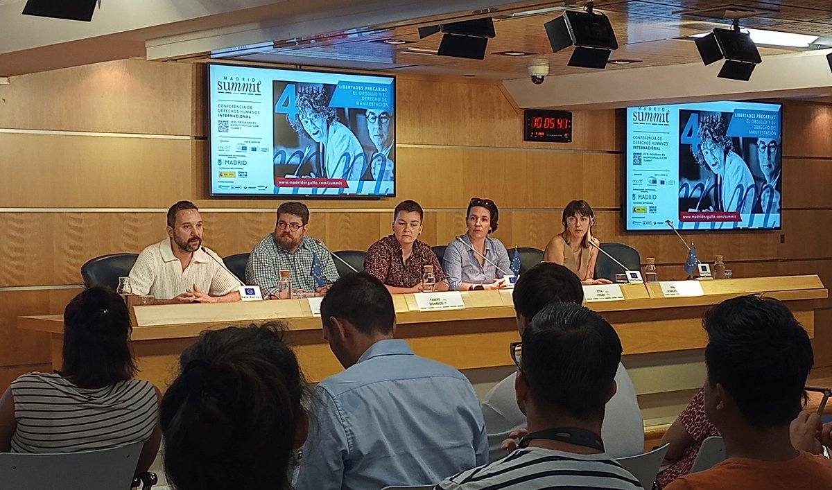 Escuchando a activistas húngaras y georgianas en el <a href="/MadridSummit/">Madrid Summit</a> 2025, en la sede de la Comisión Europea. Nos enseñan que la lucha es regional y global o no es.

#Pride #Orgullo