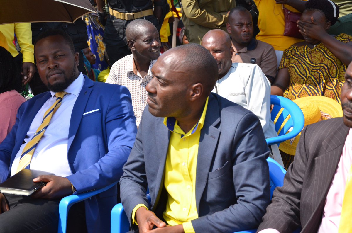 UPDATE: Rukiga district Joint Campaigns for Aspirant Members of Parliament, LC V Chairpersons and LcV Councillors Kicks off at Rubandaga Market in Kibanda Parish Kamwezi District. 

#PeakFmUpdates.