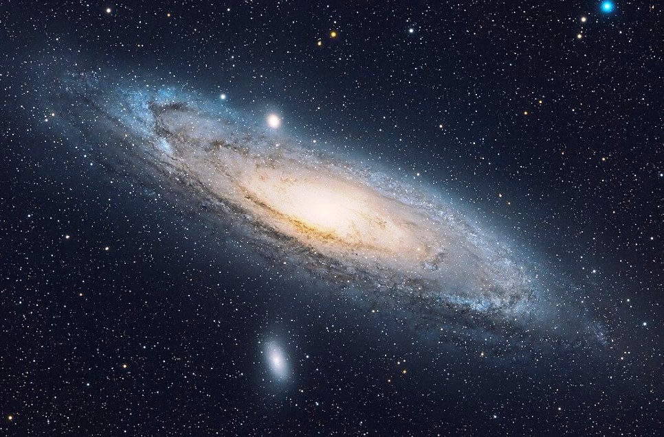 Explore the wonders of the Andromeda Galaxy and the brilliant stars nearby in my latest article about July's night sky:
the-european.eu/story-48316/wh…
In collaboration with <a href="/palamedespr/">Palamedes</a> and TDA