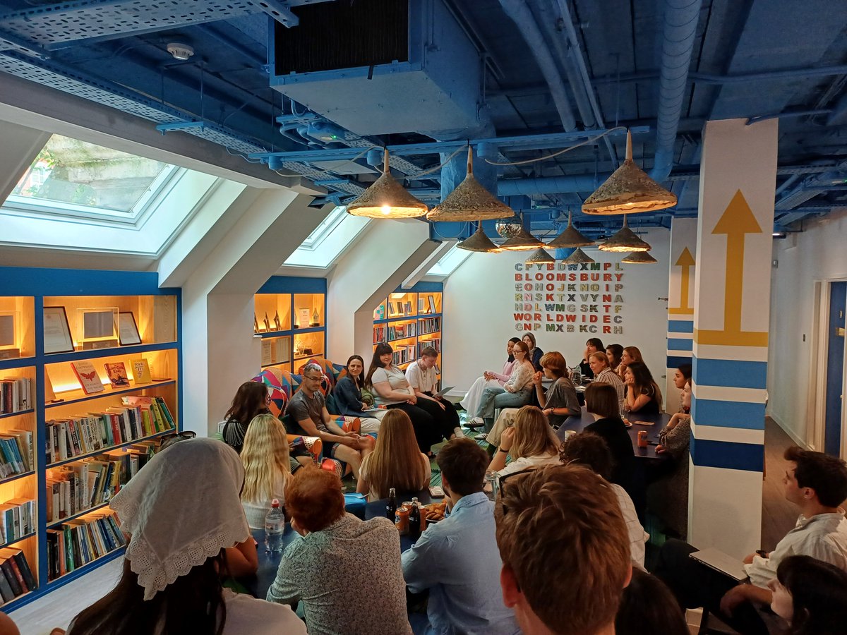 Yesterday we held an event at Bloomsbury HQ for Editorial Assistants &amp; Assistant Editors to hear about possible next steps from a panel of Bloomsbury colleagues 💡

The event was part of our Bloomsbury Institute 'careers in publishing' series - read more: bloomsbury.com/uk/connect/abo…