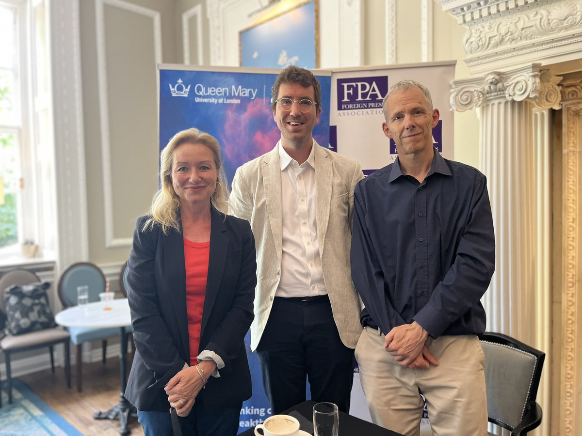 FPALondon's tweet image. One year on we discussed the #labour government’s performance with @ProfTimBale and @p_ikek Karl Pike @QMPoliticsIR who called it a “bumpy” year. But despite the nosedive in popularity @Keir_Starmer will keep steady at #n10 as #primeminister
#fpabriefings #politics #Starmer