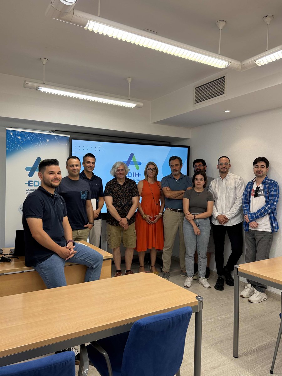 𝐐𝐮𝐢𝐧𝐭𝐚 𝐬𝐞𝐬𝐢𝐨́𝐧 𝐝𝐞 𝐒𝐭𝐚𝐫𝐭𝐓𝐞𝐜𝐡 sobre 𝐈𝐀 𝐲 𝐍𝐨-𝐂𝐨𝐝𝐞. Ayer Ángel Molina Laguna mostró cómo las tecnologías de Inteligencia Artificial y las plataformas No-code pueden ser integradas en las startups para acelerar su crecimiento y optimizar sus operaciones