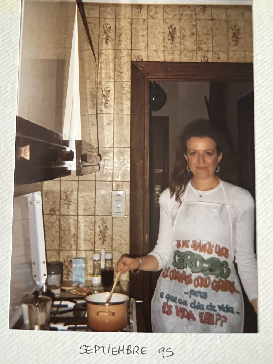 larotesmeyer's tweet photo. Se cumplen 30 años en este mes de julio, del momento que cambió mi vida para siempre: aprobar la oposición al cuerpo de maestros.
Tenía 23 años.
Y todos los pájaros y teorías del mundo sobre educación.
Pero no conocía la realidad, y esa, esa me la enseñaron unos niños de 5 años⬇️ https://t.co/wtlyrpKqSs