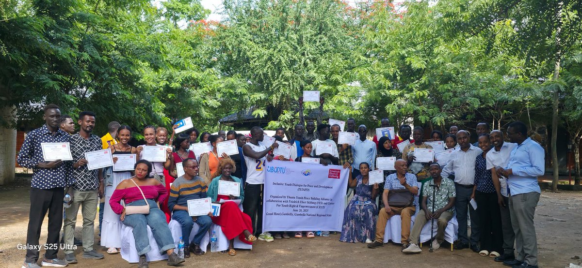 🕊️ #Youth4Peace &amp; #InclusiveDevelopment discussion held in Gambela City.
Youth voiced key priorities:
 ✔️Involving youth in #social and #political spheres, #policy &amp; lawmaking
 ✔️Youth-focused budgeting
 ✔️ Respect #humanrights &amp; need for #peace
✔️ #Jobs, #education &amp; #recreation