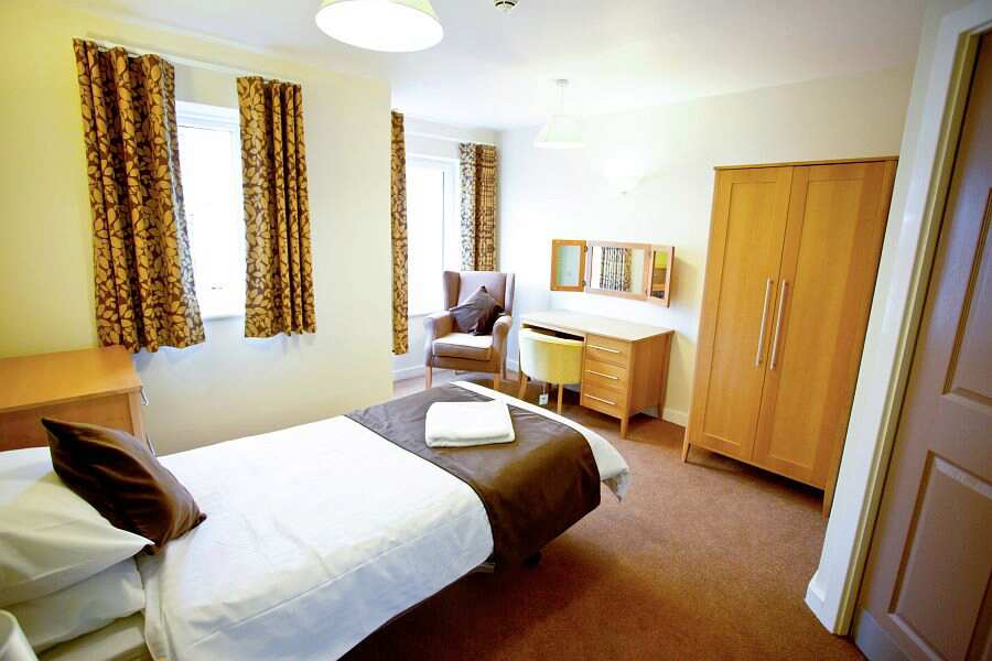 A morning spent at Limewood Care Home in #Stafford, carrying out internal sealants to several single bedrooms.
#carehome #sealant #sealants #sealant #mastic #applicators