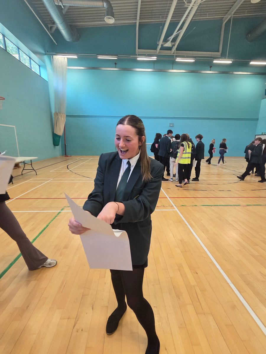 TrinityAcademyH's tweet image. Yesterday afternoon we gave our Year 10 students a taster of what results day will be like next summer as they received their Mock results. 📄

This is a great chance to reflect, learn, and aim higher for the actual exams next year. Keep up the hard work Year 10! ✨💚✨

#Year10