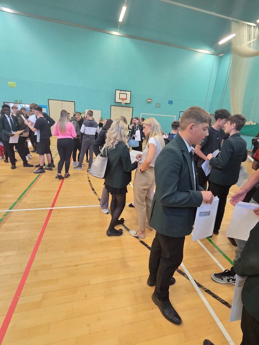 TrinityAcademyH's tweet image. Yesterday afternoon we gave our Year 10 students a taster of what results day will be like next summer as they received their Mock results. 📄

This is a great chance to reflect, learn, and aim higher for the actual exams next year. Keep up the hard work Year 10! ✨💚✨

#Year10