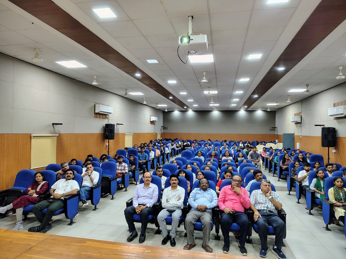 UNએ વર્ષ 2025ને “International Year of Cooperation” જાહેર કર્યું છે.
SPUમાં કુલપતિ શ્રી નિરંજનભાઈ પટેલની અધ્યક્ષતામાં Dr. Kishor Supekar દ્વારા સહકારના મૂળભૂત સિદ્ધાંતો પર વ્યાખ્યાન આયોજિત થયું.

#InternationalYearOfCooperation2025 #KishorSupekar #Cooperation #SPU #SPU2025