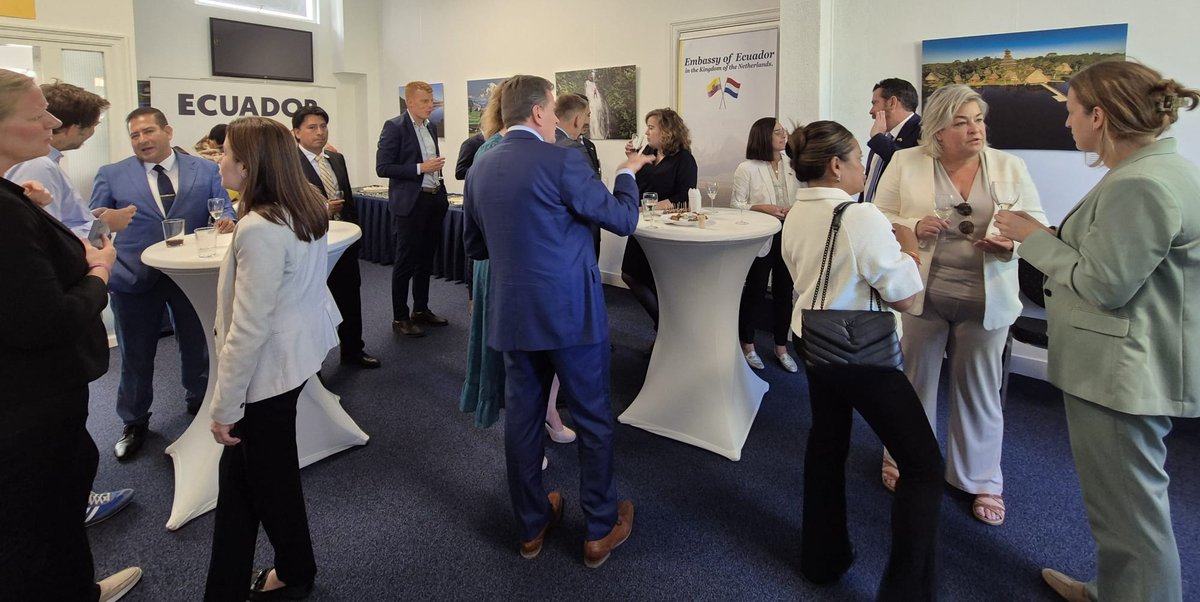 El Embajador del Ecuador en Países Bajos, <a href="/AtpTeran/">Andres Teran Parral</a>,   ofreció una cordial recepción a la delegación ecuatoriana que participa en el proyecto #CargaSegura, conformada por representantes de los sectores público y privado. 🇪🇨🤝🇳🇱