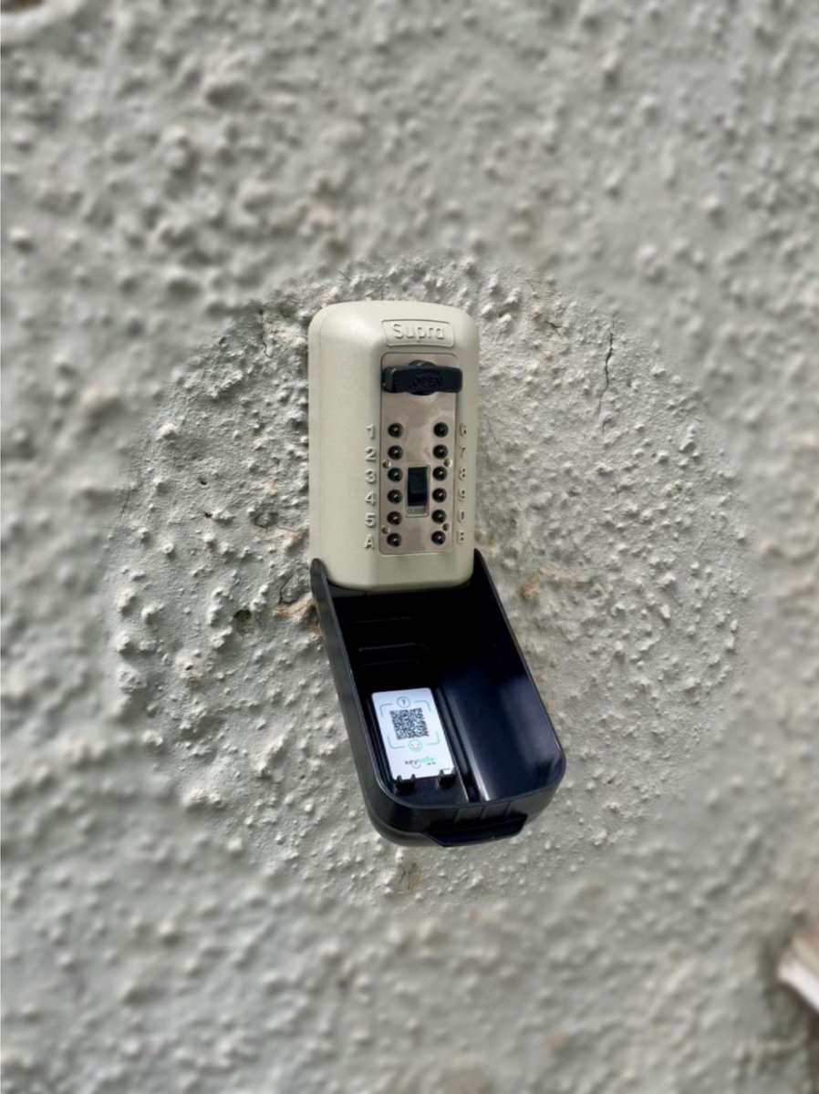 newtonlocks_'s tweet image. 🔐 Need secure access without handing out spare keys?

We installed a Police-accredited key safe—discreet, weatherproof &amp;amp; built for peace of mind.

Perfect for carers, cleaners, or contractors.

📞 01626 903051
🔗 newtonlocks.co.uk
#HomeSecurity #KeySafe #Devon