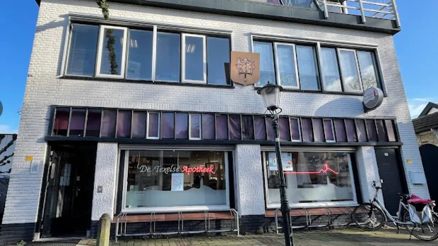 texelsecourant's tweet photo. Kom jij ons apotheekteam versterken? -  https://t.co/SV6MbZ44c3 https://t.co/xVAABdnx8I