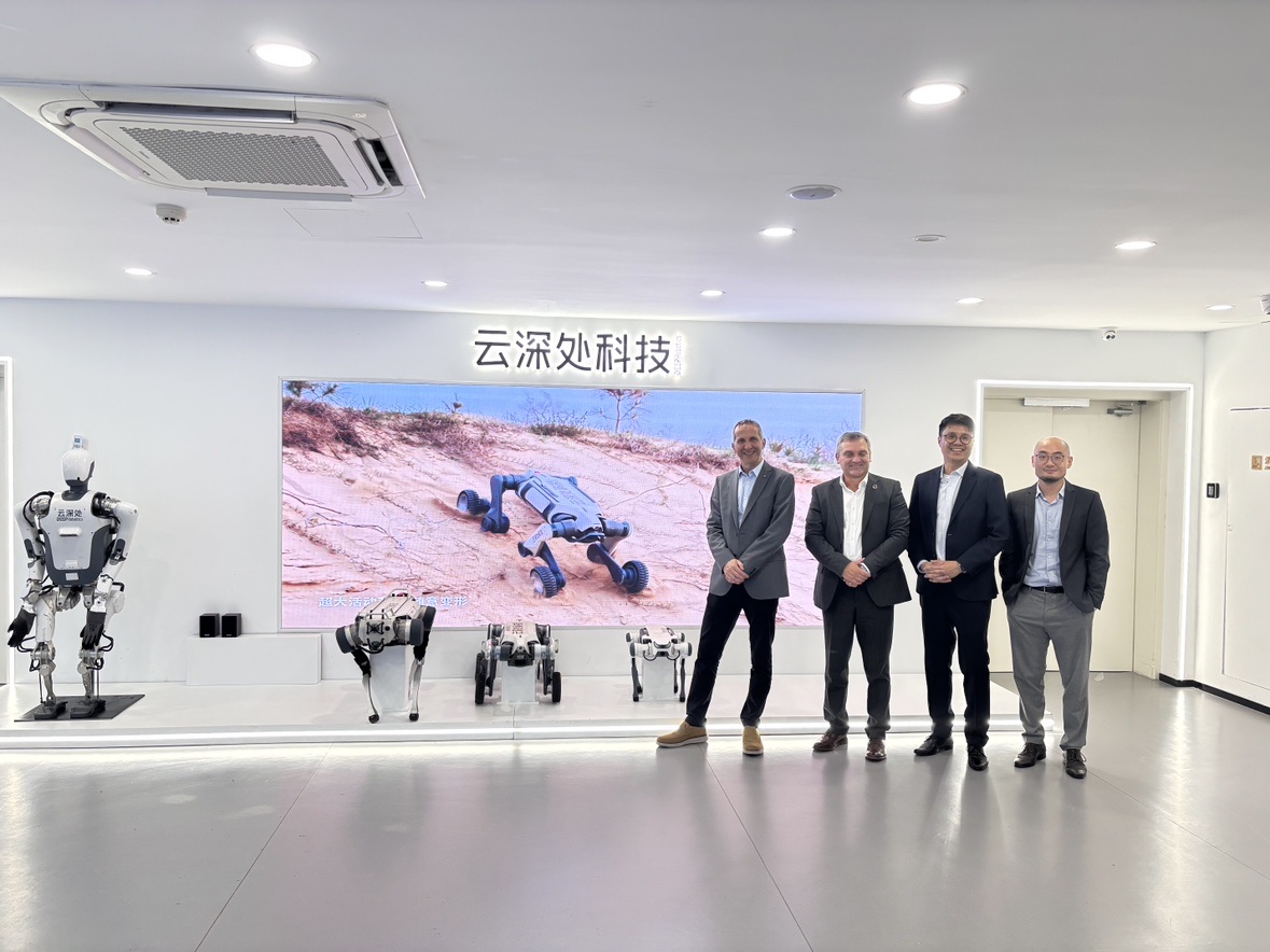 DeepRobotics_CN's tweet image. 🌎 Exciting step for our Americas growth!
✅ Showcased our robots at @BSI_Group's 30th anniversary
✅ Hosted their global team @DEEPRobotics
✅ Advancing market access & standards for #AI robotics in the region
The future of intelligent automation in the Americas is looking…