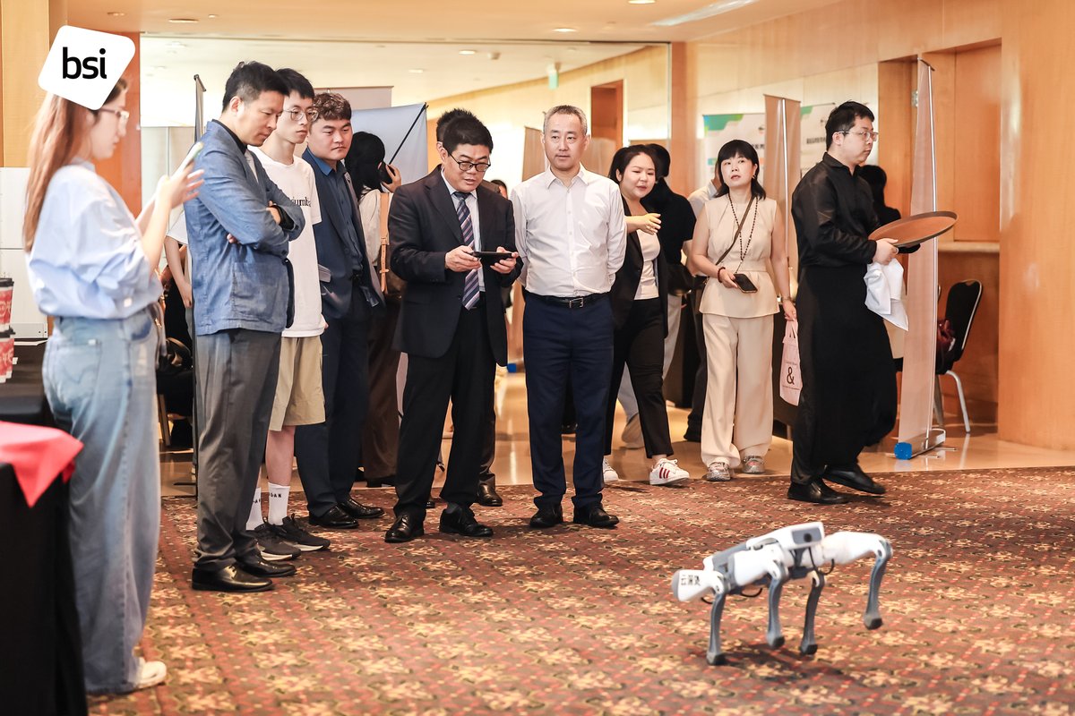 DeepRobotics_CN's tweet image. 🌎 Exciting step for our Americas growth!
✅ Showcased our robots at @BSI_Group's 30th anniversary
✅ Hosted their global team @DEEPRobotics
✅ Advancing market access & standards for #AI robotics in the region
The future of intelligent automation in the Americas is looking…