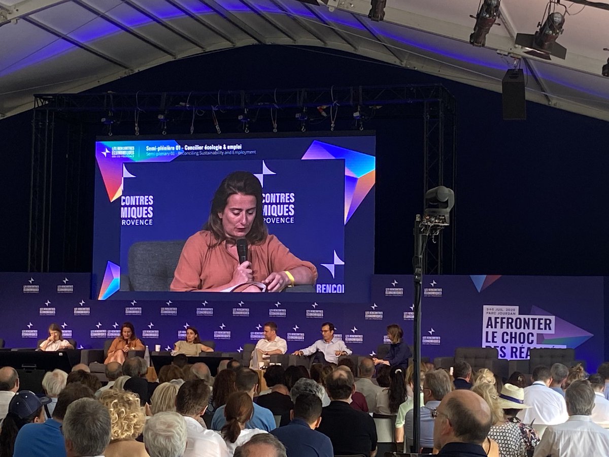 ONE France (@one_fr) on Twitter photo Jour 2 des #RencontresEconomiques d'Aix ! <a href="/Cercle_eco/">Le Cercle des économistes</a>. <a href="/marinetondelier/">Marine Tondelier</a> <a href="/BinetSophie/">Sophie Binet</a> <a href="/Aliette_H/">Aliette Hovine</a> <a href="/FerracciMarc/">Marc Ferracci</a> <a href="/JPFarandou/">Jean-Pierre Farandou</a> en table ronde sur comment concilier l' #écologie et l' #emploi. Jour 2 des #RencontresEconomiques d'Aix ! <a href="/Cercle_eco/">Le Cercle des économistes</a>. <a href="/marinetondelier/">Marine Tondelier</a> <a href="/BinetSophie/">Sophie Binet</a> <a href="/Aliette_H/">Aliette Hovine</a> <a href="/FerracciMarc/">Marc Ferracci</a> <a href="/JPFarandou/">Jean-Pierre Farandou</a> en table ronde sur comment concilier l' #écologie et l' #emploi.