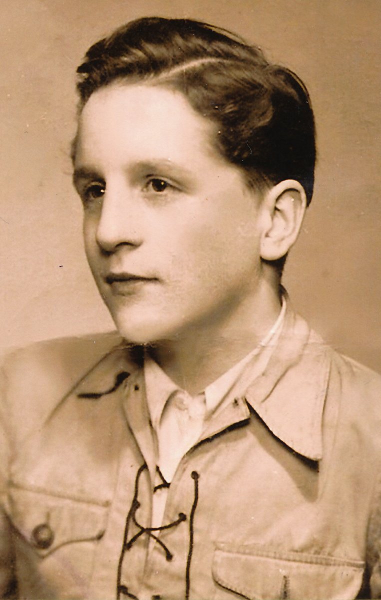 Pametnaroda's tweet image. 4. července 1955 vypukla v táboře Vojna u Příbrami jedna z největších vězeňských vzpour v komunistickém Československu. Vězni odmítli nastoupit do práce, drželi hladovku a protestovali proti podmínkám v lágru. Podle některých za tím bylo špatné jídlo, podle jiných, včetně Milana…