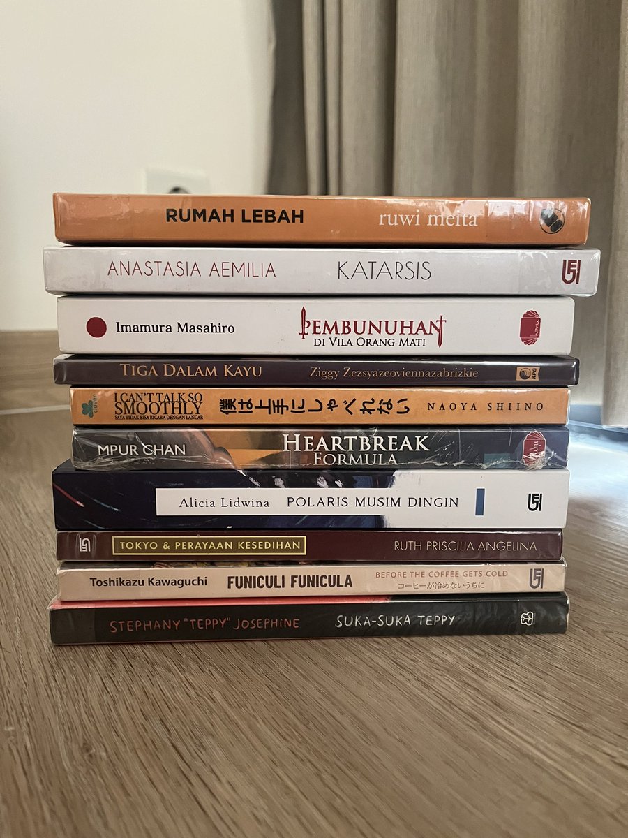 miccolatte's tweet photo. preloved buku novel!

hii want to sell beberapa bukuku (english &amp; indo) 
💌 dm for condi
📍jaktim
bisa co via 🍊

tags: wts, wtb , books , buku secondhand https://t.co/2LjhhAxxrR