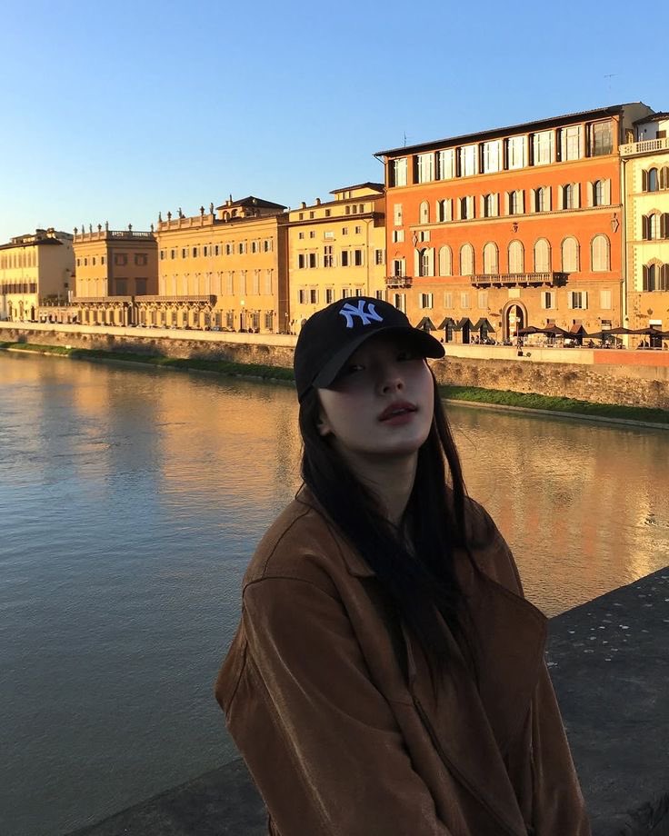 Ankaraptr's tweet photo. Taking my lovely wife strolling around Firenze, Italy with our second baby gummy in her tummy @Anindiramhswr ❤️ https://t.co/zPqvMohUgo