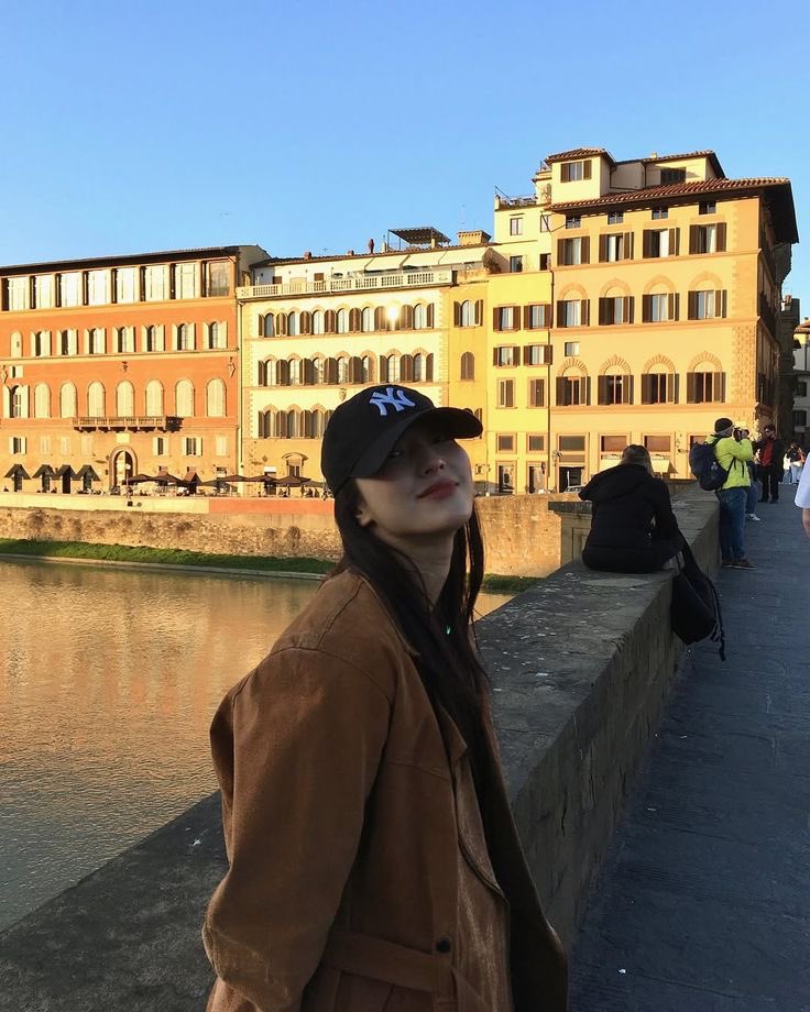 Ankaraptr's tweet photo. Taking my lovely wife strolling around Firenze, Italy with our second baby gummy in her tummy @Anindiramhswr ❤️ https://t.co/zPqvMohUgo