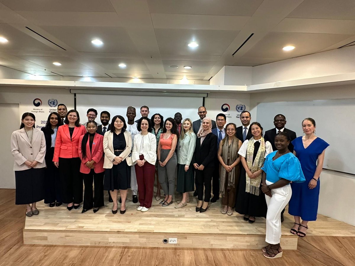 At the invitation of the government, the fellows are now in the Republic of Korea 🇰🇷, which is the last stop of the second segment of the 2025 UN #DisarmamentFellowship Programme.