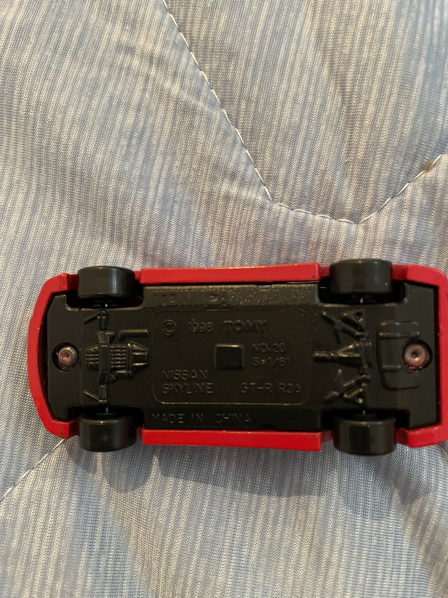 この前リサイクル店でこれを買ったのですがこれって箱と中身合ってますか？
違ったとしたら中のトミカは通常トミカですか？わかる方居ましたら教えてください！