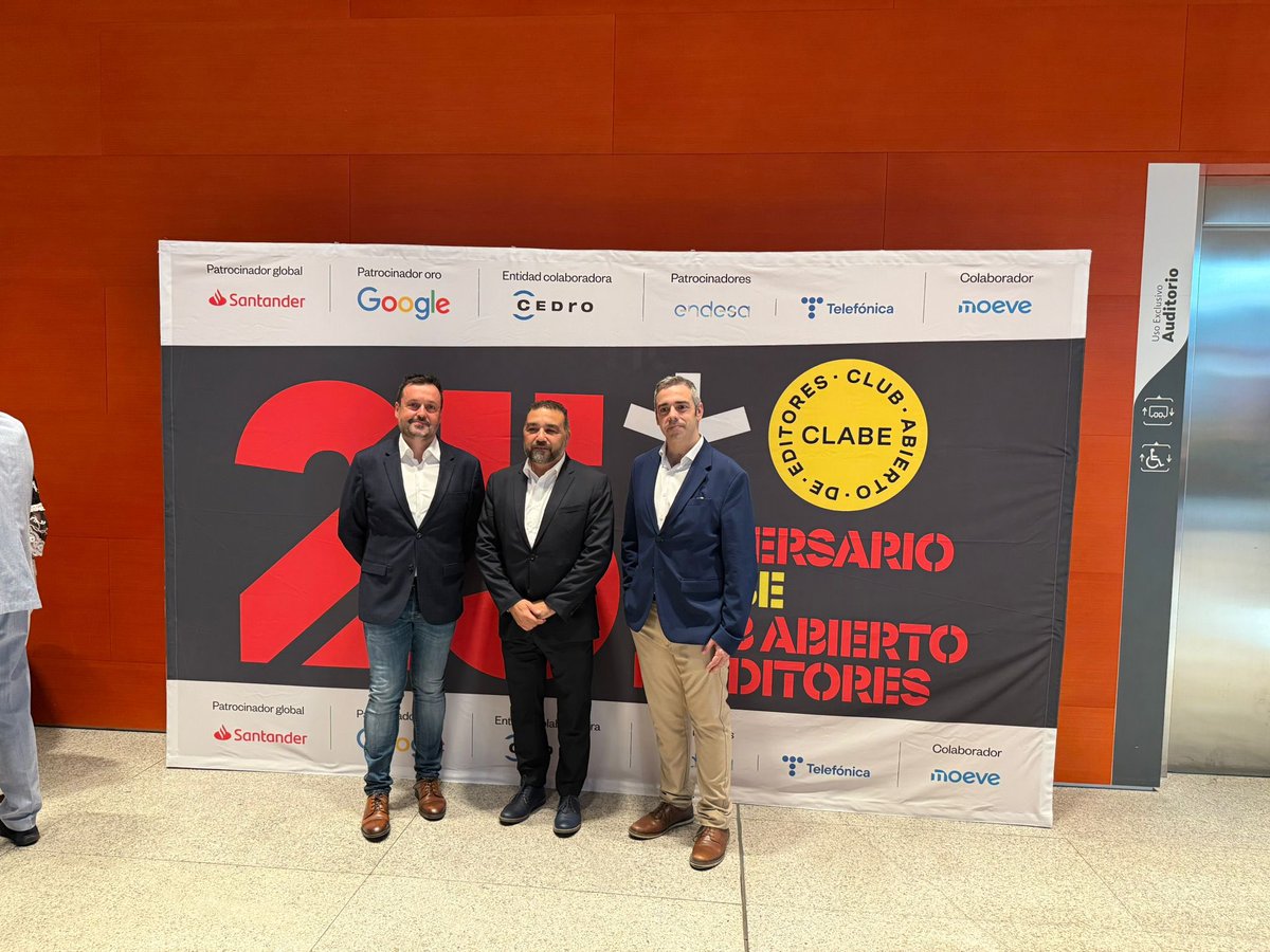 AMDComVal (@amdcomval) on Twitter photo Ayer el presidente de <a href="/AMDComVal/">AMDComVal</a> <a href="/santicalaforra/">Santiago Calaforra 💙💛❤️</a> y el gerente Roberto Lizana acompañaron a los representantes de <a href="/clabe_editores/">CLABE • Asociación de Medios de Comunicación</a> <a href="/arsenioescolar/">Arsenio Escolar</a> y <a href="/prensa14/">Juan M. Zafra</a> en su aniversario #25AniversarioClabe Ayer el presidente de <a href="/AMDComVal/">AMDComVal</a> <a href="/santicalaforra/">Santiago Calaforra 💙💛❤️</a> y el gerente Roberto Lizana acompañaron a los representantes de <a href="/clabe_editores/">CLABE • Asociación de Medios de Comunicación</a> <a href="/arsenioescolar/">Arsenio Escolar</a> y <a href="/prensa14/">Juan M. Zafra</a> en su aniversario #25AniversarioClabe