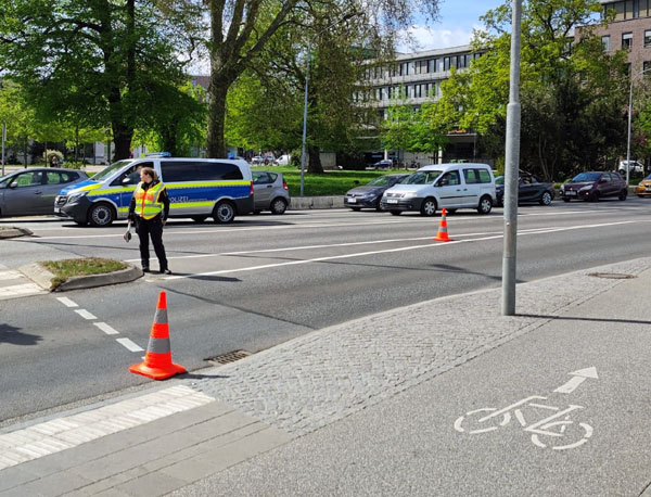 Verkehrs-Kontrolle am Lindenplatz: 67 Verstöße in zwei Stunden dlvr.it/TLkNs5 #Verkehrskontrolle #Lübeck #Polizei #Sicherheit #Verkehrsregeln