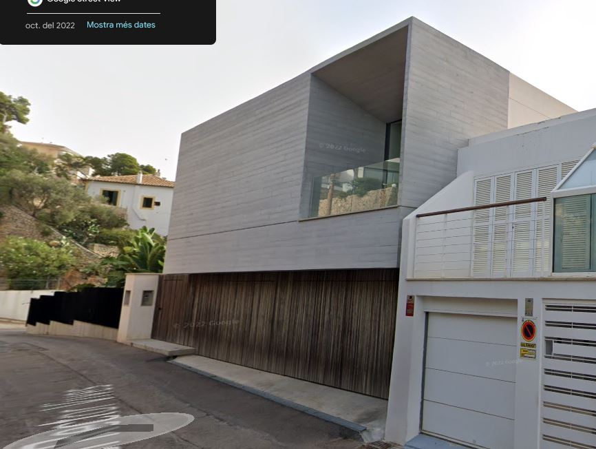 Vet aquí  una altra transformació urbana. 
Can Mulet de Baix (Gènova, Palma), la casa on s'allotjà Manuel de Falla en la seva estada a Mallorca (1933-1934) poc abans de la seva demolició l'any 2016 i el nou immoble que l'ha substituït.