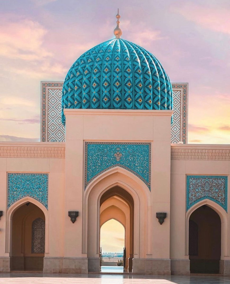 #جمعة_مباركة …أسأل الله أن يملأ قلوبكم نورًا، ويغمر أيامكم بركة، ويشرح صدوركم بالطمأنينة والإيمان، اللهم صلي وسلم و بارك على سيدنا محمد(ص)