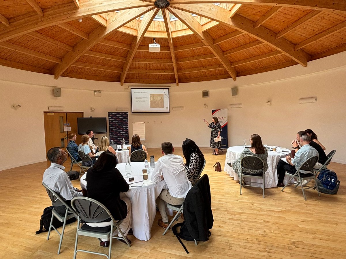 A huge thank you to Becky Cox from HfL presenting on supporting our sixth form learners and to Suki Gill presenting on 6th form funding and 16-19 Bursary at our Sixth Form Leads day yesterday!