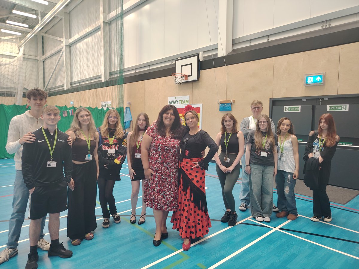 ncdoncaster's tweet image. Last week, our Y12 Spanish students and guests took part in a language event exploring careers with Spanish, top apps and websites, and a fantastic flamenco workshop with Flamenco Sheffield. ¡Gracias to all who came! 🇪🇸💃