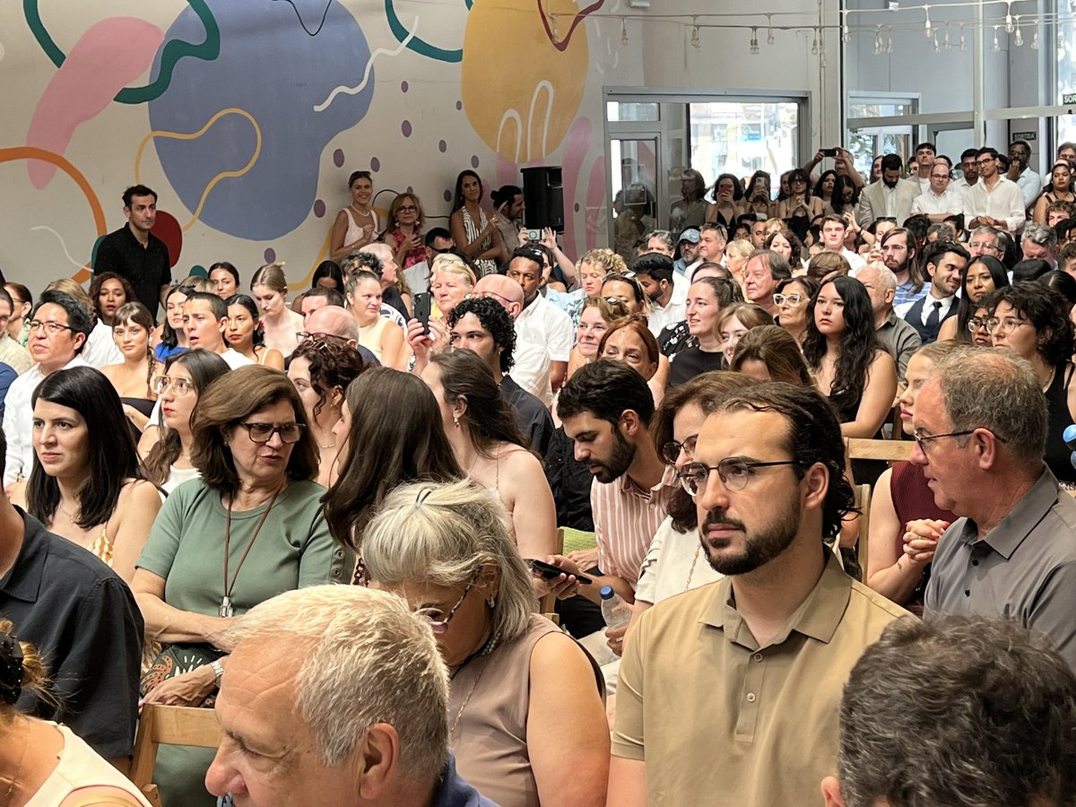 vicenteguallart's tweet image. Hoy es la graduación del @IAAC de la clase 2024-25, con 243 estudiantes de 52 paises correspodientes a 7 masters y 6 posgrados, reunidos en el Poblenou de Barcelona. Felicidades a todos!!