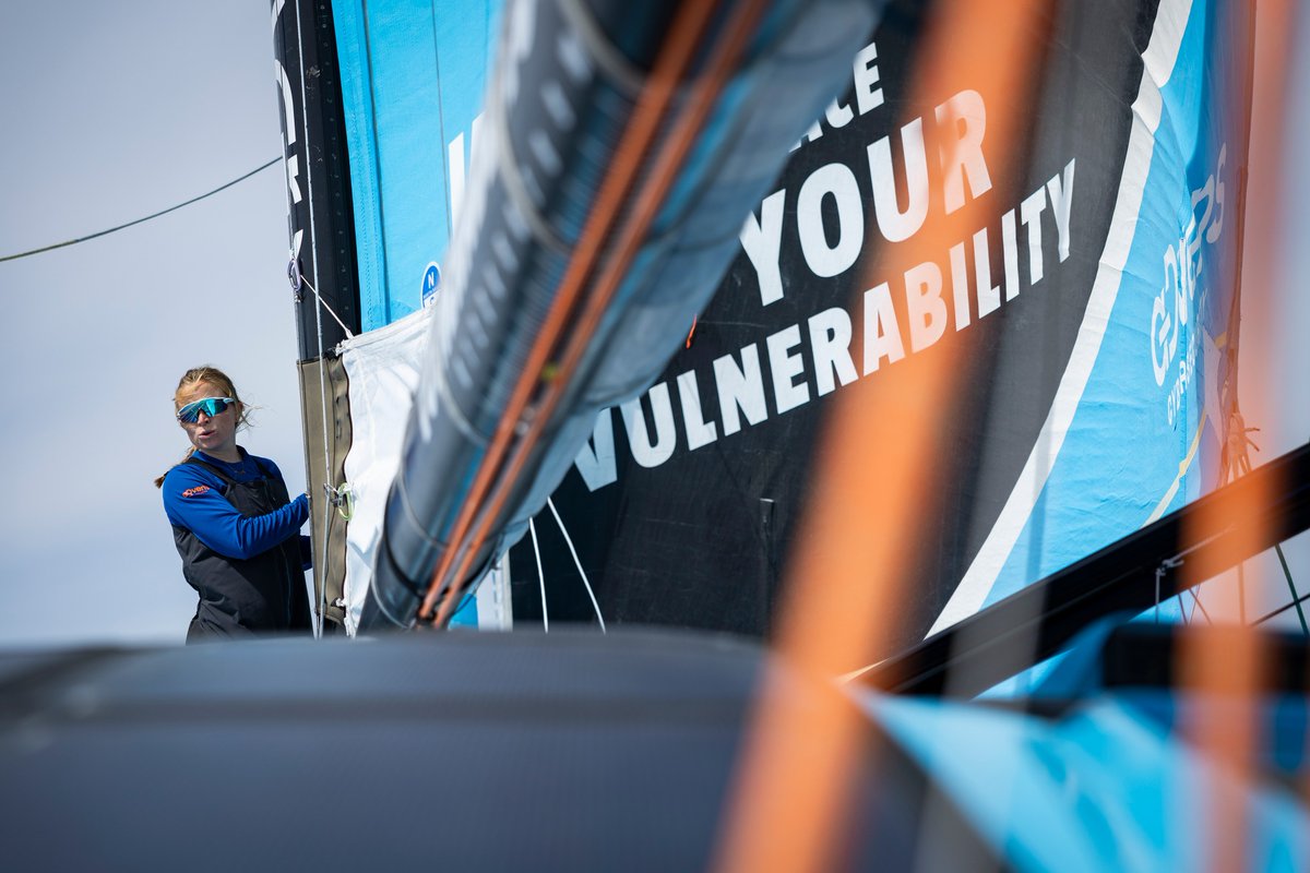 Course des caps : avarie de mât pour Thomas Ruyant (Vulnérable) qui se déroute vers Aberdeen letelegramme.fr/sports/voile/c… via <a href="/LeTelegramme/">Le Télégramme</a> <a href="/ImocaGS/">IMOCAGlobeSeries</a> <a href="/ThomasRuyant/">Thomas Ruyant</a>