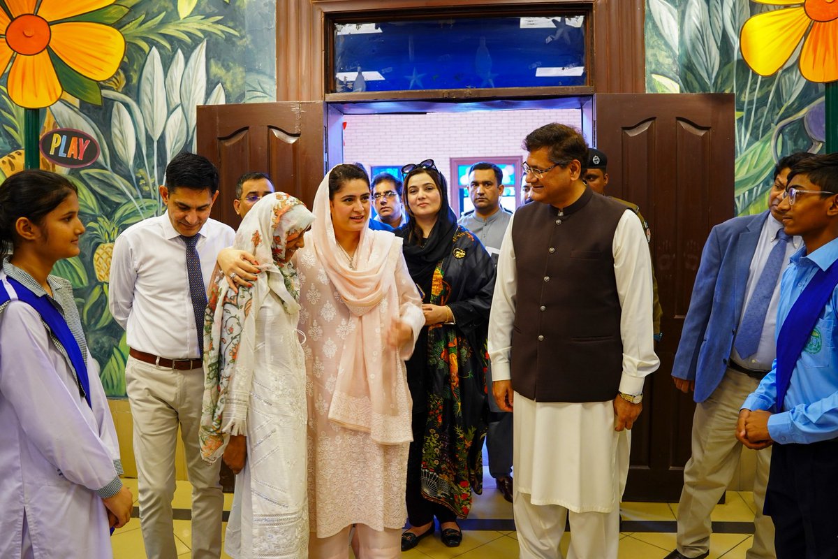 SarahAhmad_CPWB's tweet photo. Pleased to host Punjab Home Secretary @A_JavedQazi at @CPWB_Punjab Lahore. He visited our school, IT lab, activity room & sports complex,reaffirming his commitment to child welfare.
Grateful for his continued support in strengthening child protection across Punjab.
#CPWB #ChildProtection #SarahAhmad @GovtofPunjabPK @HomeDeptPunjab #Leadership #PublicService