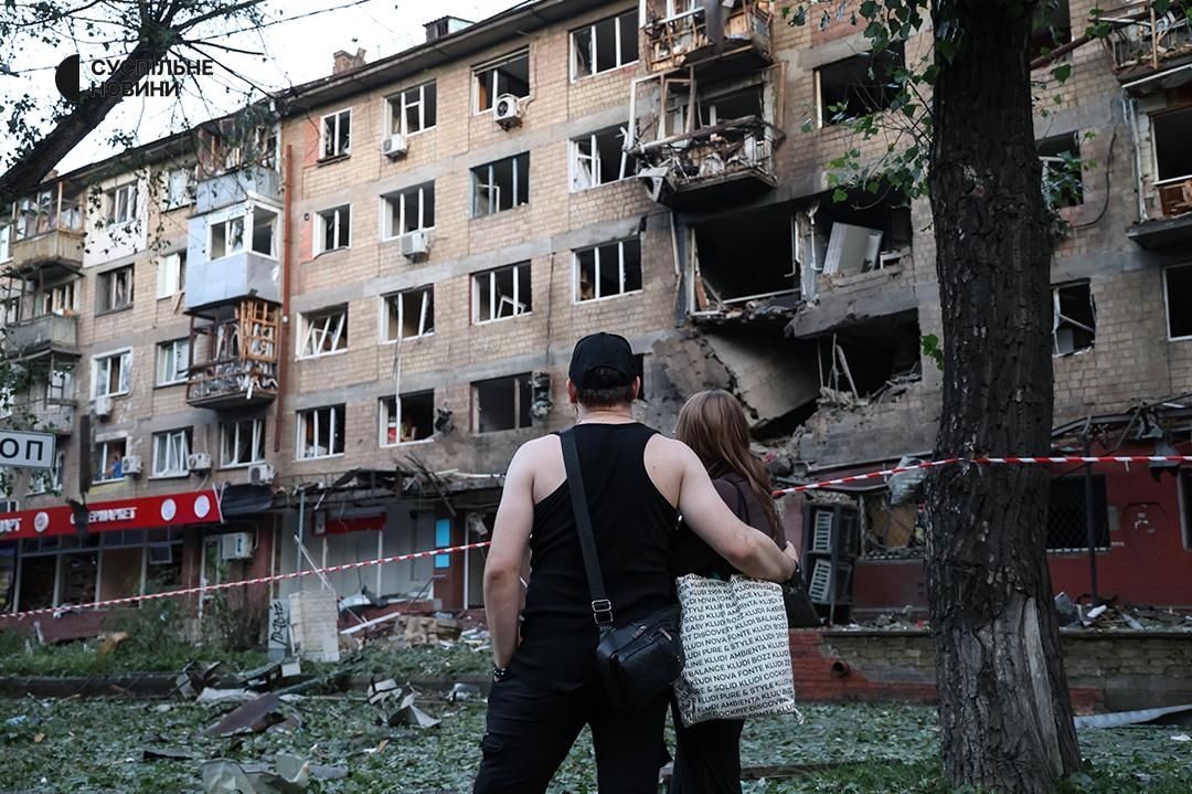 JayinKyiv's tweet photo. More scenes from Kyiv this morning after Russians inflicted the largest attack of the war on Ukraine's capital. https://t.co/TdlvMUPz9R