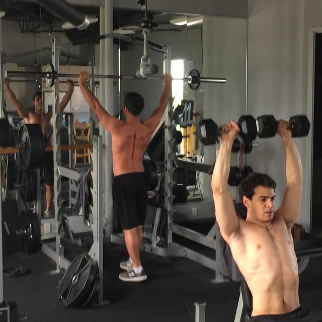 SimonLe90425586's tweet photo. Alberto working out with David Castro in the background
#albertorosende #simonlewis #davidcastro #raphaelsantiago #shadowhunters #shadowhunterstv #mortalinstruments #hot https://t.co/Bmu4oT8txv