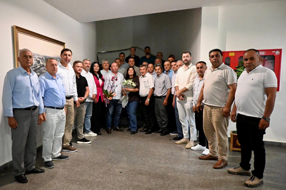 İncirliova ilçesinde görev yapan mahalle muhtarlarımızı belediyemizde ağırladık.

Nazik ziyaretlerinden dolayı kendilerine teşekkür ediyorum.