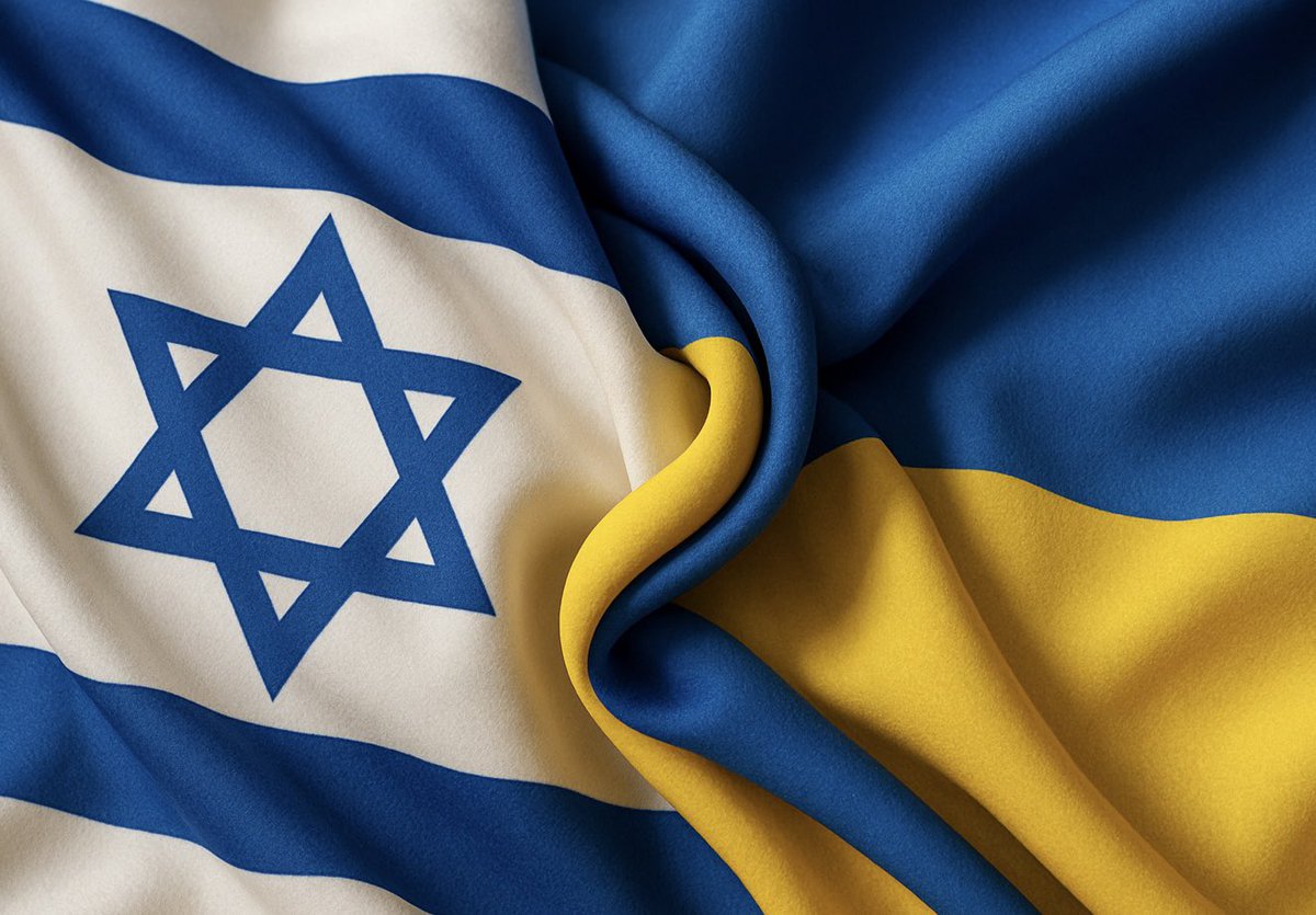 IsraelHebrew's tweet image. שר החוץ גדעון סער @gidonsaar עדכן אתמול (3/7) את שגריר אוקראינה בישראל יבגן קורניצ׳וק על כך שהנחה את משרדו להעניק לאוקראינה, באמצעות משב (סוכנות הסיוע הלאומית של ישראל, שבמשרד החוץ), חבילת סיוע שתספק מערכות שתיה למאות אלפי אנשים באיזורים שנפגעו מההפצצות הרוסיות.
חבילת הסיוע…